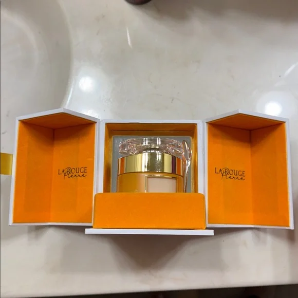 La Rouge Pierre Vitamin C Cream and Vitamin C Mask - Picture 2 of 3